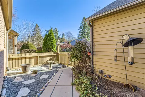 254 Spring Cove Dr, Elgin, IL 60123 photo 5