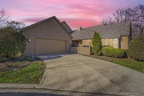 254 Spring Cove Dr, Elgin, IL 60123