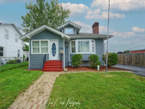 715 Westmoreland Ave, Waukegan, IL 60085