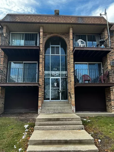 710 Hill Dr #8-306, Hoffman Estates, IL 60169