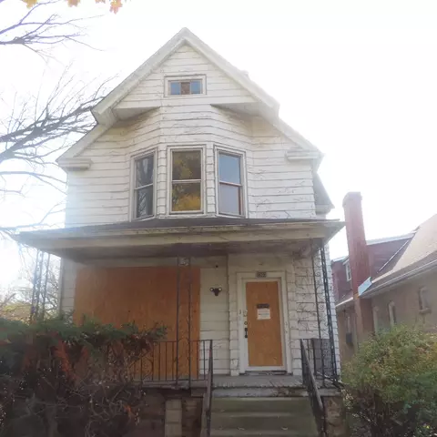 2203 W Lunt Ave, Chicago, IL 60645