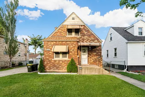 4029 Wesley Ter, Schiller Park, IL 60176