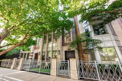 428 W Huron St, Chicago, IL 60654