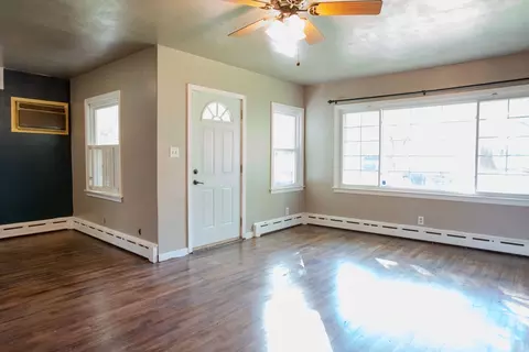 615 Grant St, Chenoa, IL 61726 photo 2