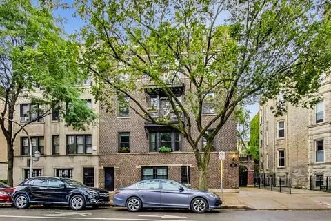 643 W Roscoe St #A3, Chicago, IL 60657