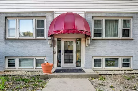 9511 Kelvin Ln #2226, Schiller Park, IL 60176