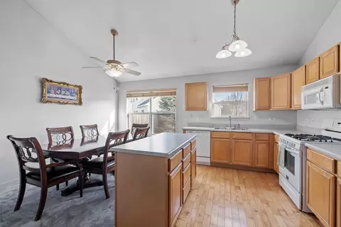 1359 Cottonwood Dr, Aurora, IL 60506 photo 10