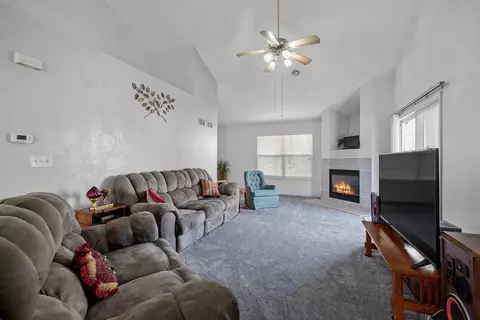 1359 Cottonwood Dr, Aurora, IL 60506 photo 11