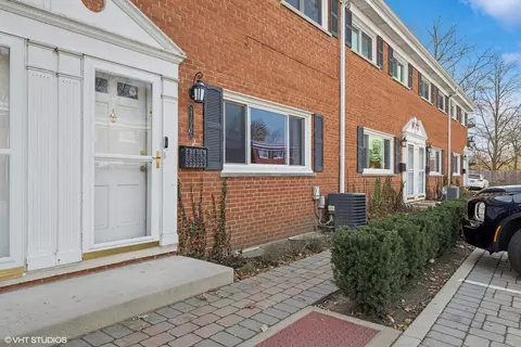 2106 Saint Johns Ave #C, Highland Park, IL 60035