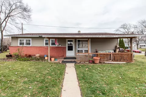 1325 Lorraine Pl, Waukegan, IL 60085