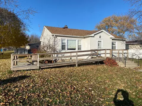 300 1st Ave, Mendota, IL 61342