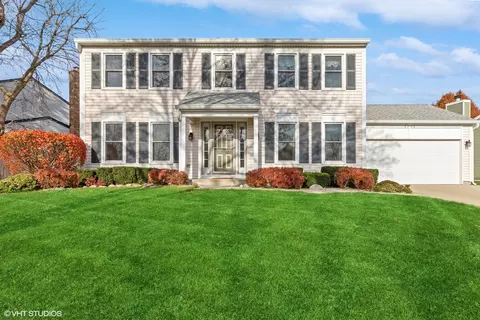 5752 Constitution Ave, Gurnee, IL 60031
