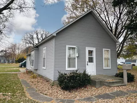 904 W Howard St, Pontiac, IL 61764