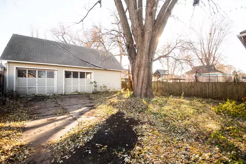 1016 W 3rd St, Dixon, IL 61021 photo 2