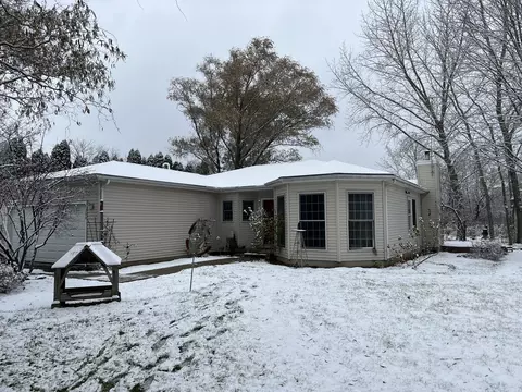 5200 W Valley Dr, Richmond, IL 60071