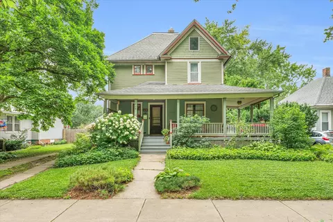 608 W Washington St, Champaign, IL 61820