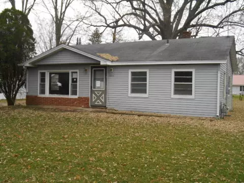 10850 3rd St, Roscoe, IL 61073