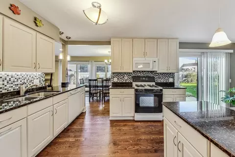 2518 Yarrow Ln, Rolling Meadows, IL 60008 photo 13