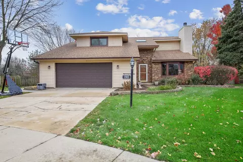 1905 Barrington Dr, Champaign, IL 61821