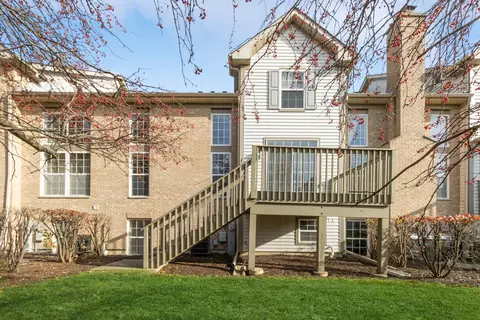 5471 Mcdonough Rd, Hoffman Estates, IL 60192 photo 2