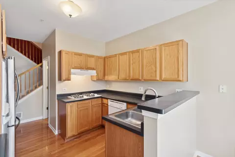 5471 Mcdonough Rd, Hoffman Estates, IL 60192 photo 9