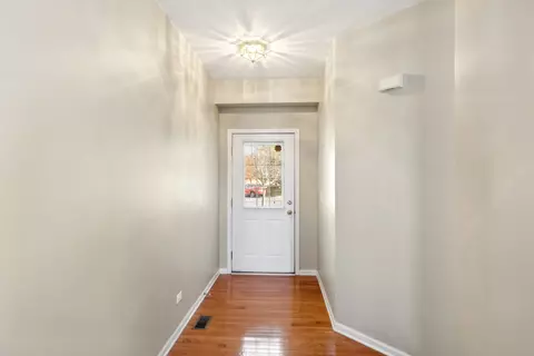 5471 Mcdonough Rd, Hoffman Estates, IL 60192 photo 3