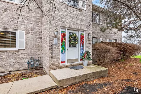 323 Stonington Pl #323, South Elgin, IL 60177