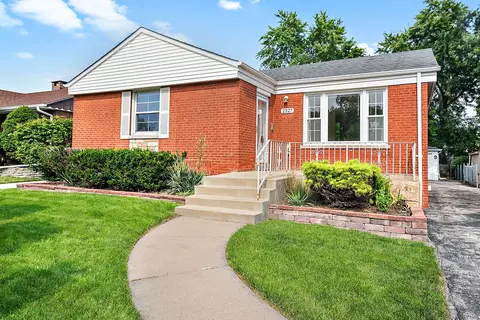 2327 S 5th Ave, North Riverside, IL 60546