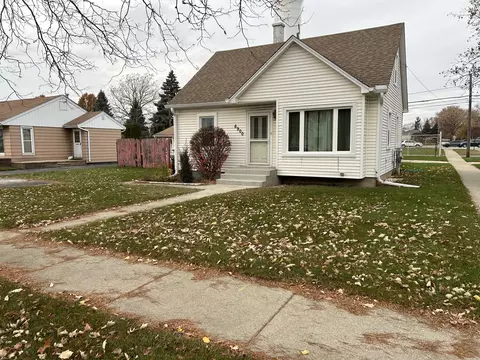 6900 W 95th Pl, Oak Lawn, IL 60453
