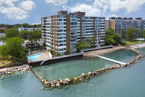 1616 Sheridan Rd #4A, Wilmette, IL 60091