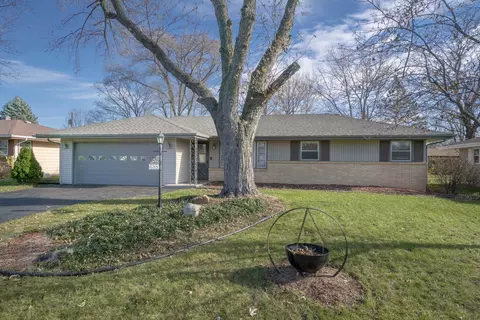 1833 Schell Dr, Rockford, IL 61109