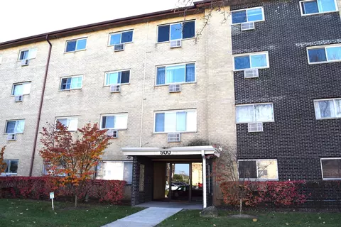 500 E Dogwood Ln #408, Mount Prospect, IL 60056