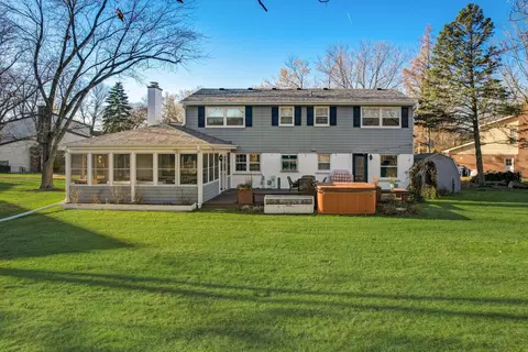 Exterior - 975 Hunter Ct, Deerfield, IL 60015 photo 3 of 15