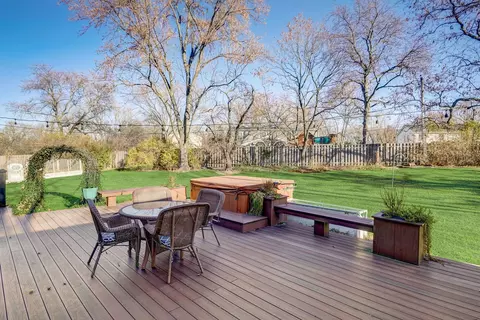 Exterior - 975 Hunter Ct, Deerfield, IL 60015 photo 7 of 15