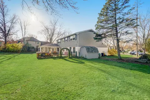 Exterior - 975 Hunter Ct, Deerfield, IL 60015 photo 5 of 15