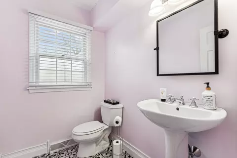 Bath - 975 Hunter Ct, Deerfield, IL 60015 photo 1 of 3