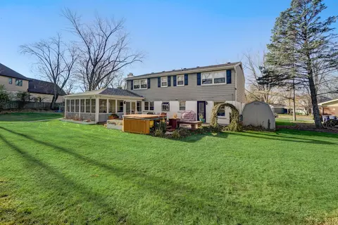 Exterior - 975 Hunter Ct, Deerfield, IL 60015 photo 2 of 15