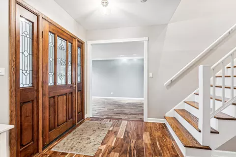 Entry Way - 975 Hunter Ct, Deerfield, IL 60015 photo 1 of 1