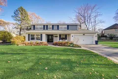 975 Hunter Ct, Deerfield, IL 60015