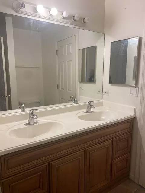 727 Hill Ave, Elgin, IL 60120 photo 11