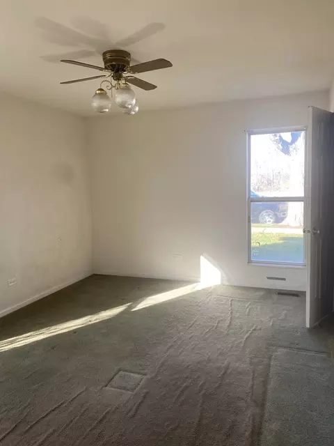 727 Hill Ave, Elgin, IL 60120 photo 9