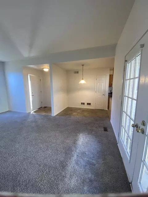 727 Hill Ave, Elgin, IL 60120 photo 8