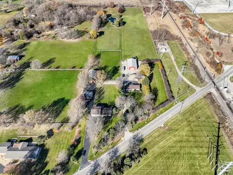 25242 W 25254 W Wolfs Crossing Rd, Plainfield, IL 60585