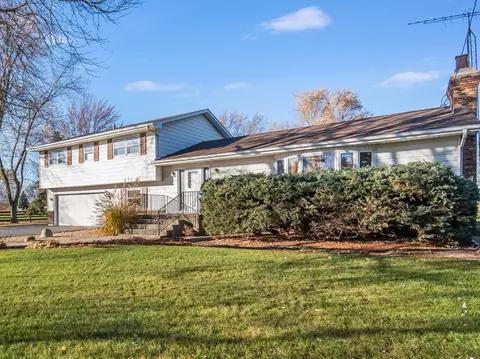 25242 W 25254 W Wolfs Crossing Rd, Plainfield, IL 60585 photo 2
