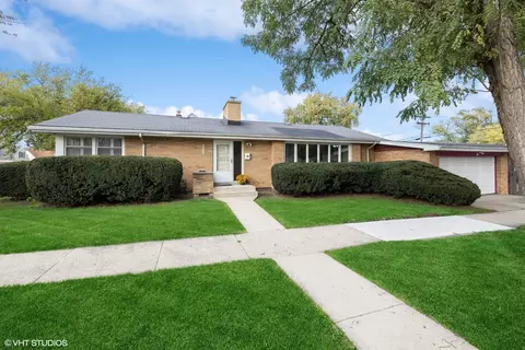 1557 Heidorn Ave, Westchester, IL 60154