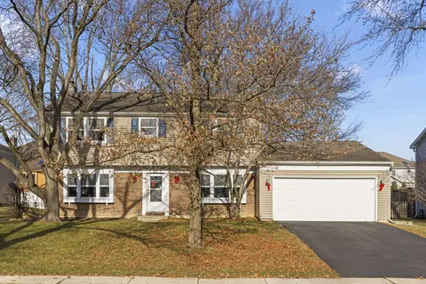 221 Cedarbrook Rd, Naperville, IL 60565