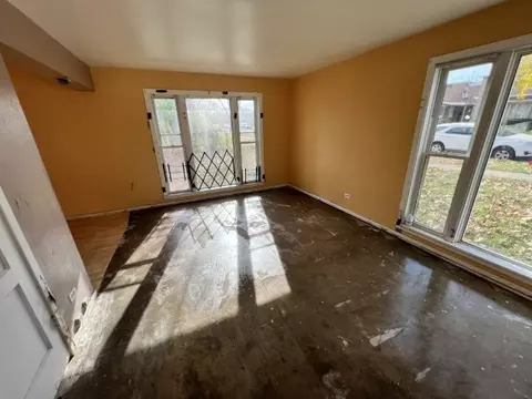 9209 S Prairie Ave, Chicago, IL 60619 photo 3