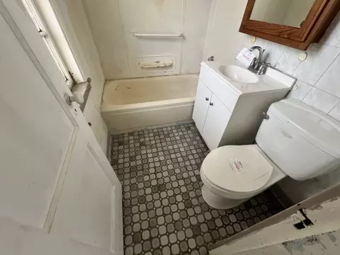9209 S Prairie Ave, Chicago, IL 60619 photo 9