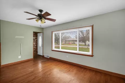 836 E Patton St, Paxton, IL 60957 photo 7
