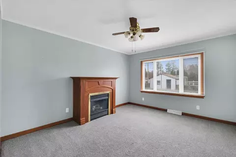 836 E Patton St, Paxton, IL 60957 photo 12